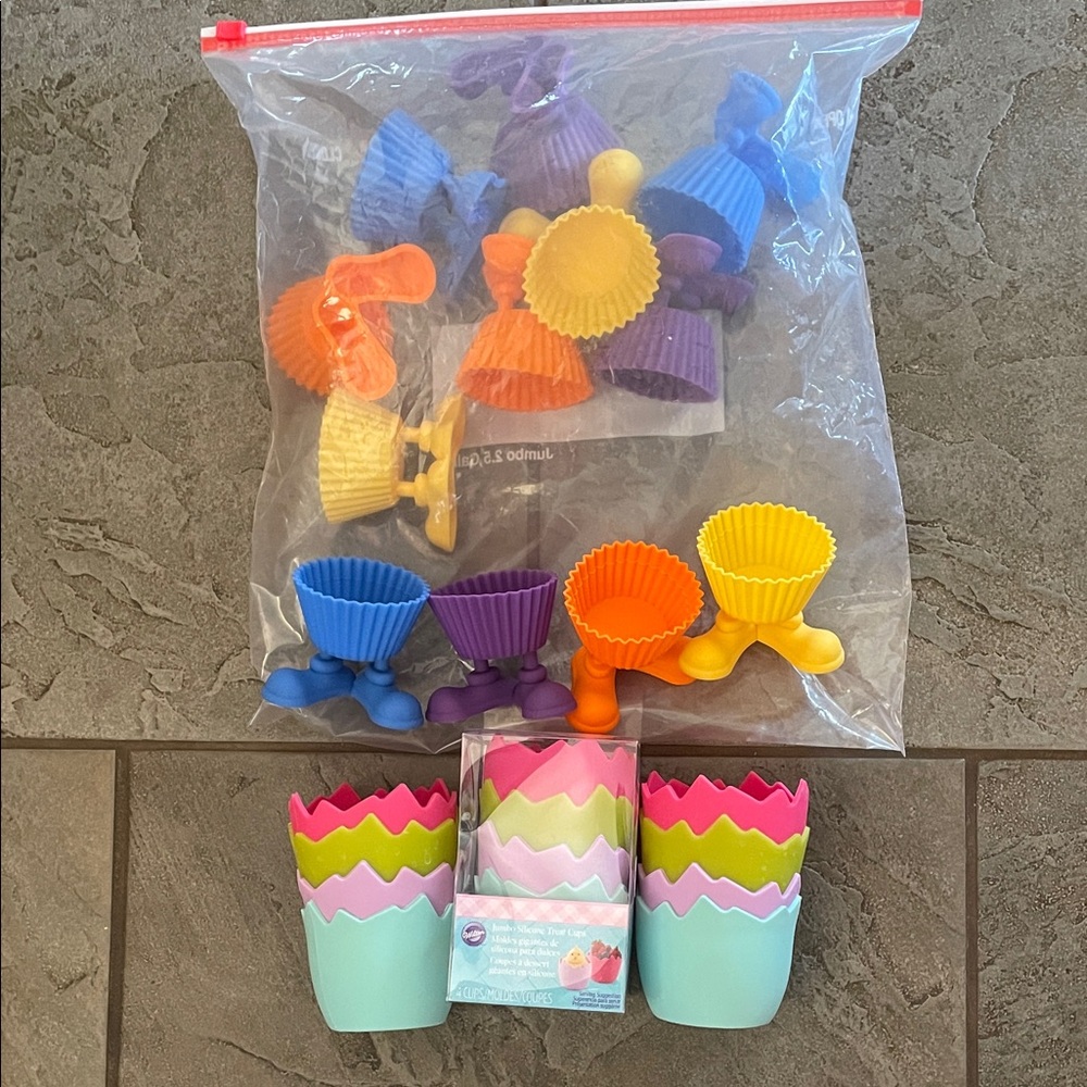 Colorful Silicone Cupcake Holders and Cups Set. Wilton Easter set